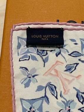 Louis Vuitton scarf with tag